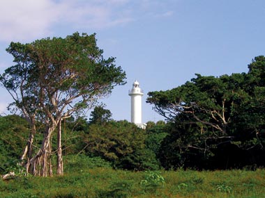 鳩間灯台